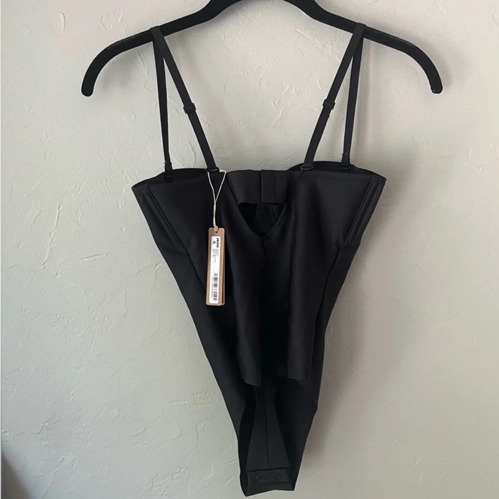 🖤✨NWT SKIMS Body Molded Underwire Thong Bodysuit Onyx Black Size Large🖤 - Picture 6 of 7